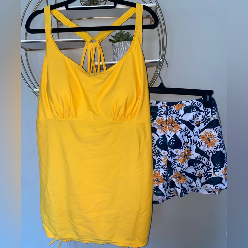Women Plus Size 2 pieces swimsuit with tag never worn size 22w